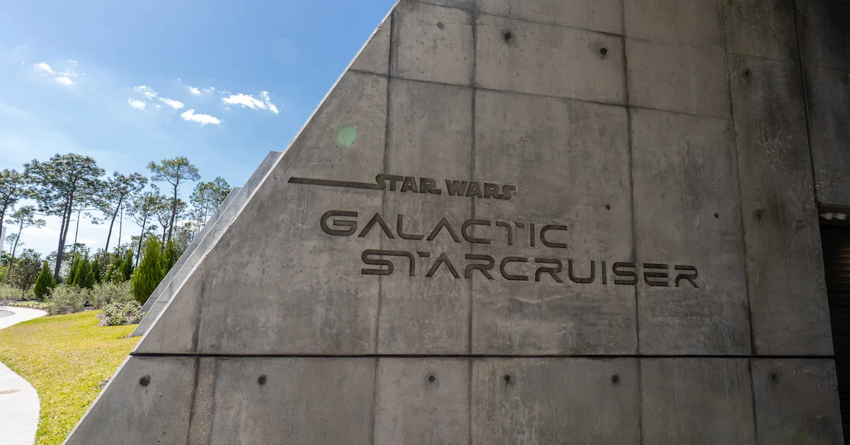 022422_Galactic-Starcruiser_Exterior1_Danny-Shuster Together As One 5K